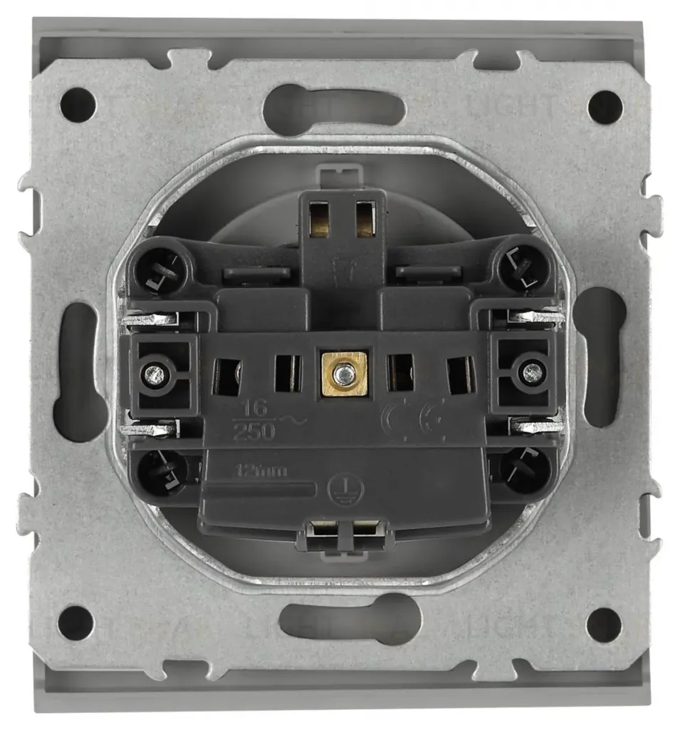 Розетка Эра Arktik 16-2103-03 с заземлением 2P+E Schuko со шторками с крышкой 16А-250В алюминий Б0070436 Б0070436