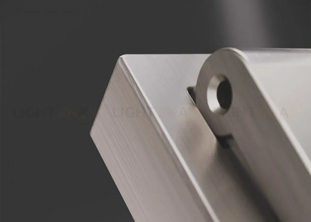 Накладка для розетки с заземлением защитными шторками и крышкой S70 Metal (никель) Voltum VLSM000811 VLSM000811