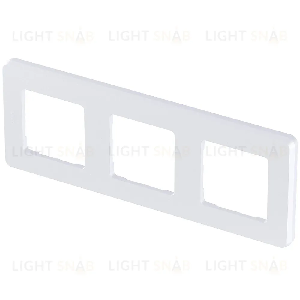 Рамка трехместная Legrand Inspiria 673956 673956