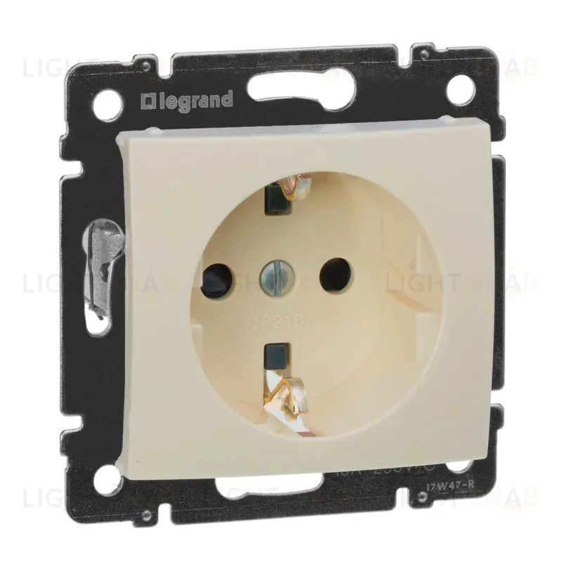Розетка 2К+3 Legrand Valena 16A 250V с/з со шторками винтовой зажим слоновая кость 774321 774321
