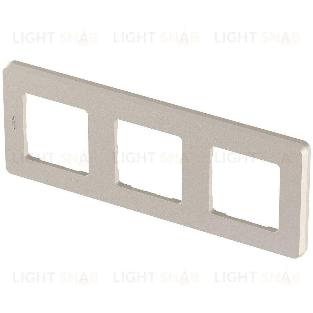 Рамка трехместная Legrand Inspiria 673958 673958