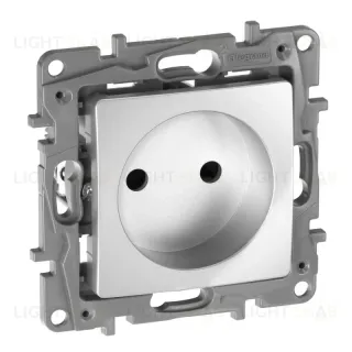 Розетка 2К Legrand Etika 16A 250V б/з со шторками винтовой зажим алюминий 672434 672434