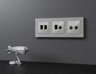 Комплект механизма розетки компьютерной + TV оконечной RJ-45 с автоматической защитной шторкой Alfa Серебро глянец Quant Ambrella Volt MA412510 (AP4125, VM195) MA412510