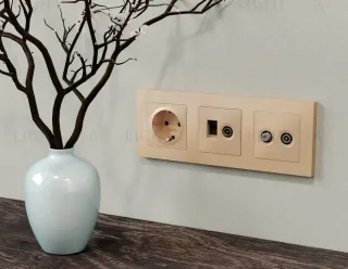 Комплект механизма розетки компьютерной + TV оконечной RJ-45 с автоматической защитной шторкой Alfa Шампань Quant Ambrella Volt MA612510 (AP6125, VM195) MA612510