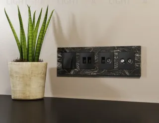 Комплект механизма розетки компьютерной + TV оконечной RJ-45 с автоматической защитной шторкой Alfa Черный матовый Ambrella Volt MA812510 (AP8125, VM195) MA812510