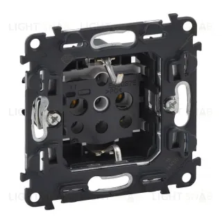 Розетка Legrand Valena Мех In Matic 16A 250V с/з винтовой зажим 753025